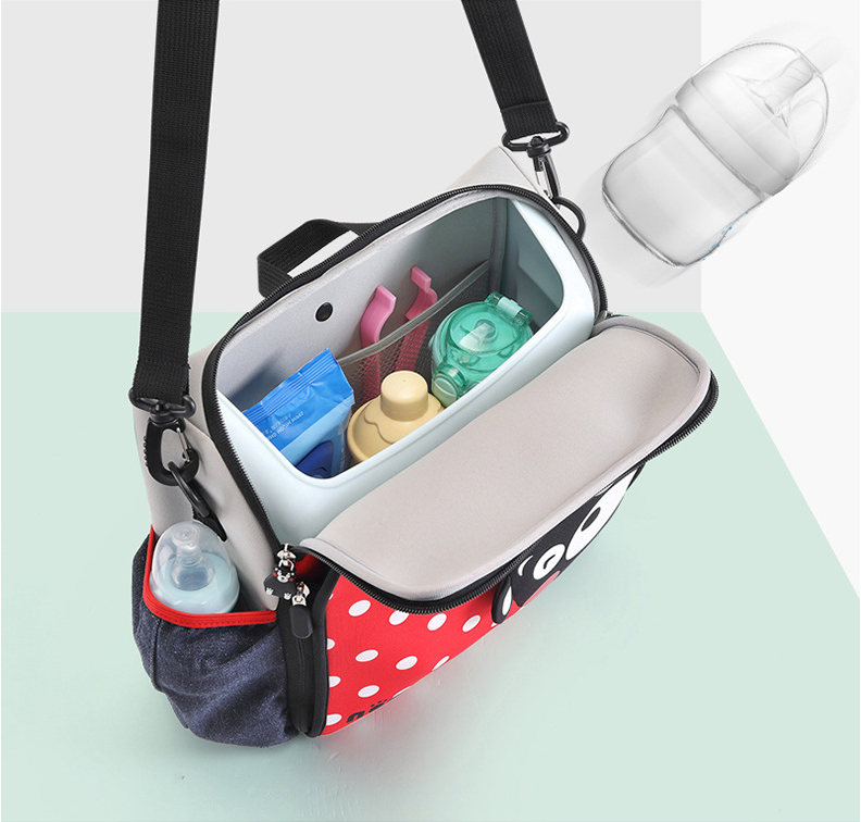 Pequeño Comensal: Sillita de Comer Portátil y Mochila de Viaje